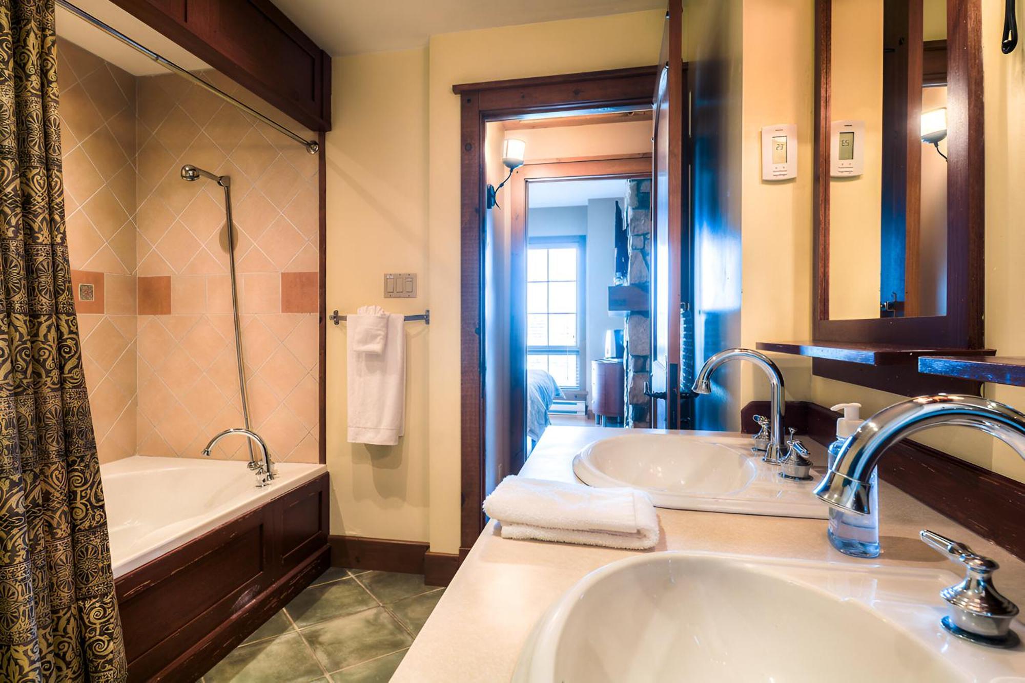 Luxurious Equinoxe Ski-In/Ski-Out Mont-Tremblant Exterior foto